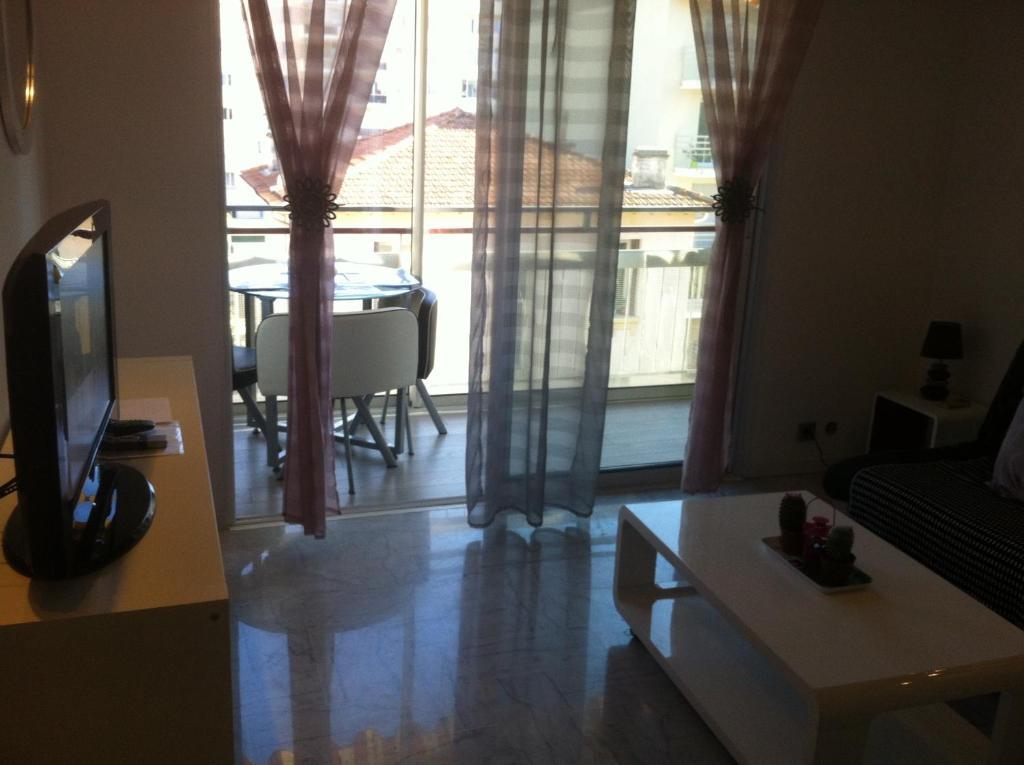 ז'ואן-לה-פינס Appartement Les Palmiers מראה חיצוני תמונה